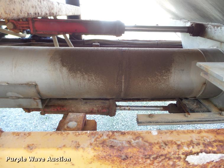 image for item DB7000 2012 KBH fertilizer tender trailer