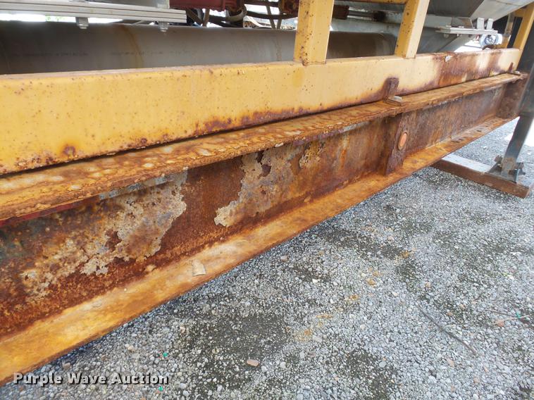 image for item DB7000 2012 KBH fertilizer tender trailer