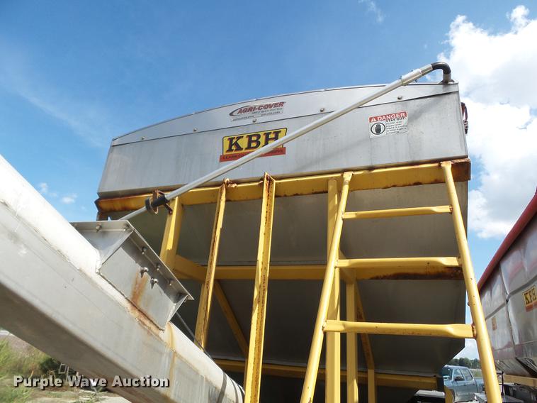 image for item DB7000 2012 KBH fertilizer tender trailer