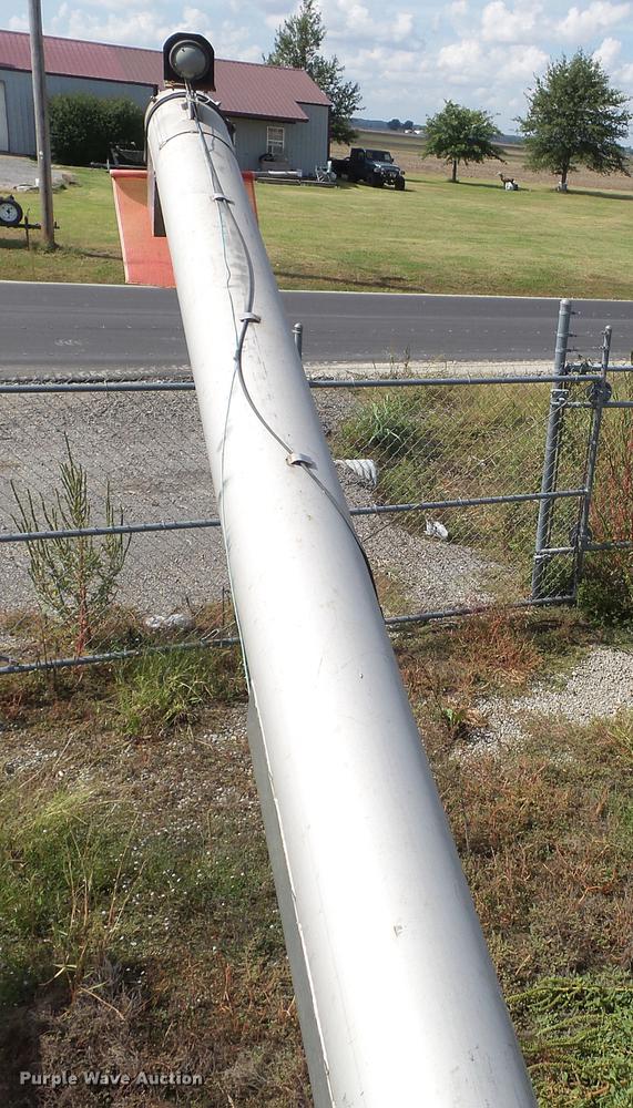 image for item DB7000 2012 KBH fertilizer tender trailer