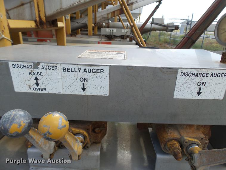 image for item DB7000 2012 KBH fertilizer tender trailer