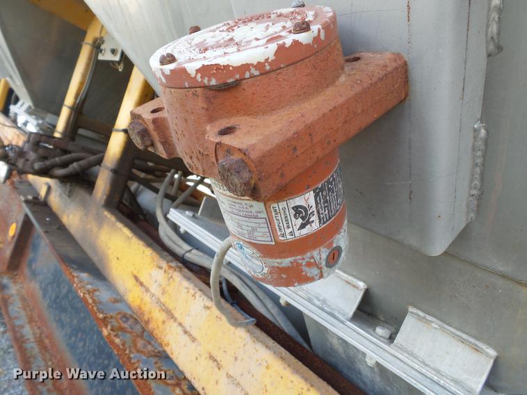 image for item DB7000 2012 KBH fertilizer tender trailer