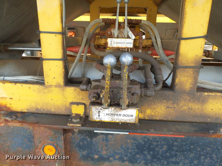 image for item DB7000 2012 KBH fertilizer tender trailer