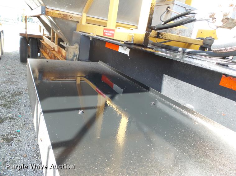 image for item DB7000 2012 KBH fertilizer tender trailer