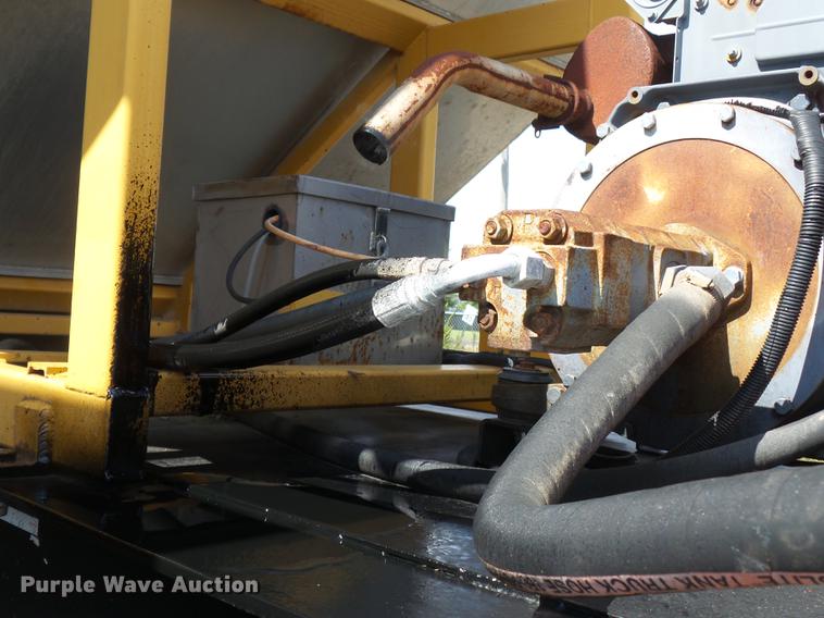 image for item DB7000 2012 KBH fertilizer tender trailer