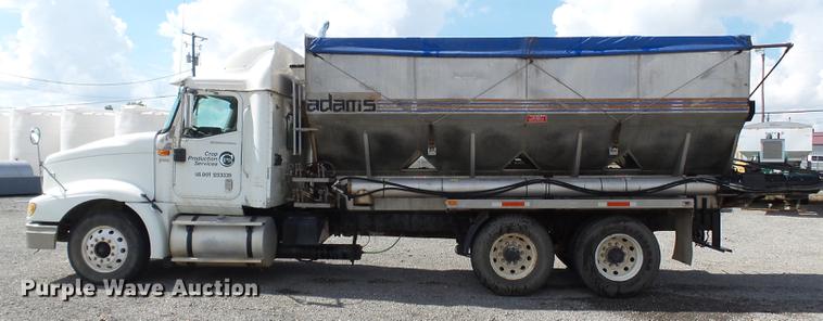 image for item DB7001 2006 International 9400i fertilizer tender truck
