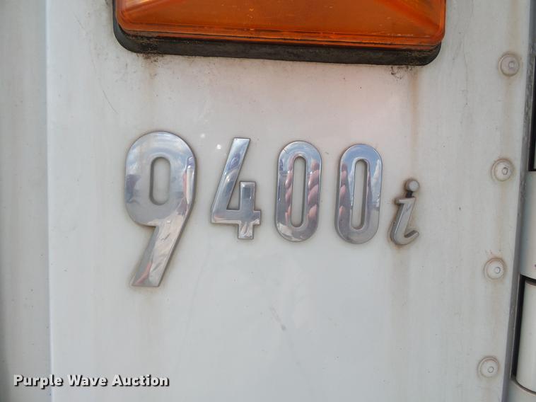 image for item DB7001 2006 International 9400i fertilizer tender truck