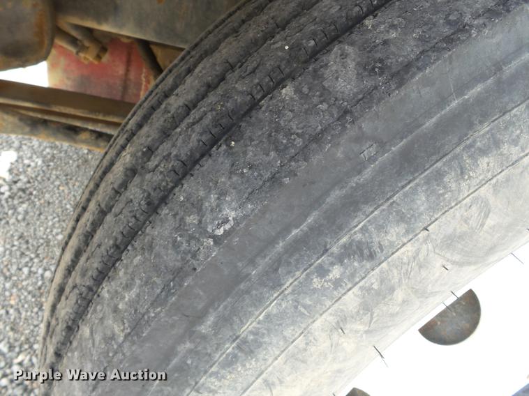 image for item DB7001 2006 International 9400i fertilizer tender truck