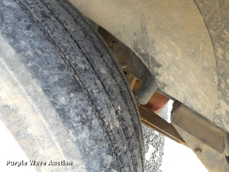 image for item DB7001 2006 International 9400i fertilizer tender truck