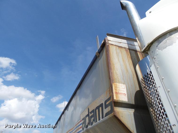 image for item DB7001 2006 International 9400i fertilizer tender truck