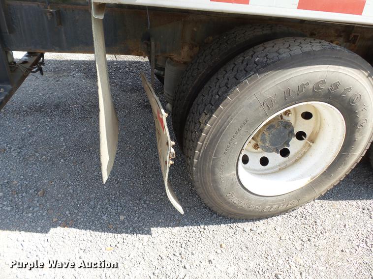 image for item DB7001 2006 International 9400i fertilizer tender truck