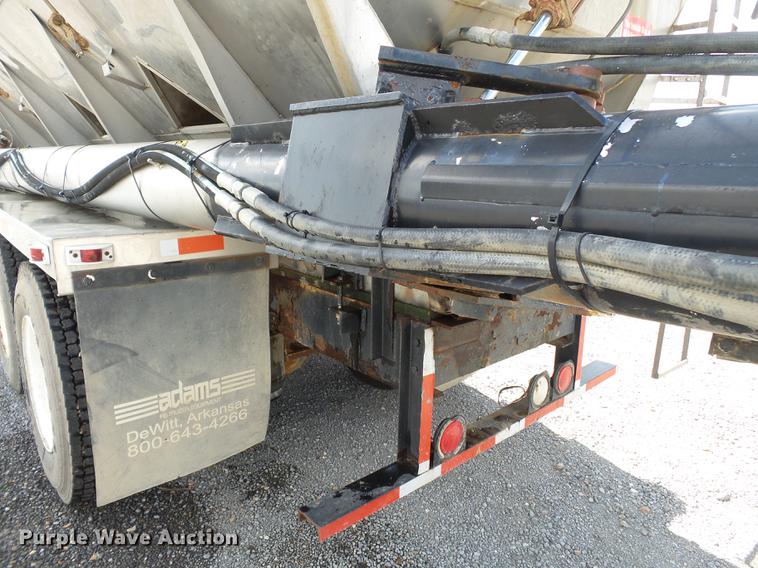 image for item DB7001 2006 International 9400i fertilizer tender truck