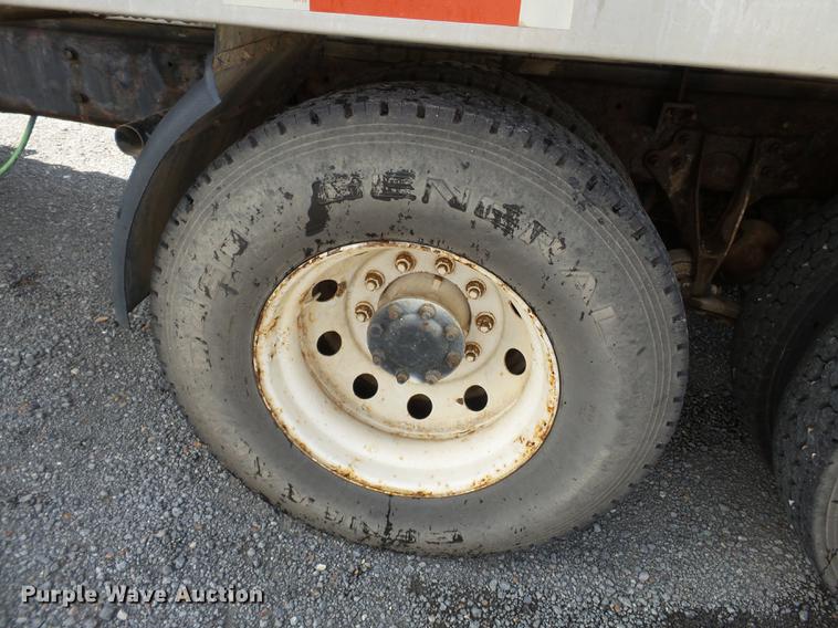 image for item DB7001 2006 International 9400i fertilizer tender truck