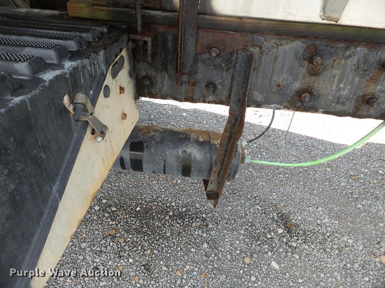 image for item DB7001 2006 International 9400i fertilizer tender truck