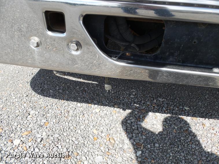 image for item DB7001 2006 International 9400i fertilizer tender truck