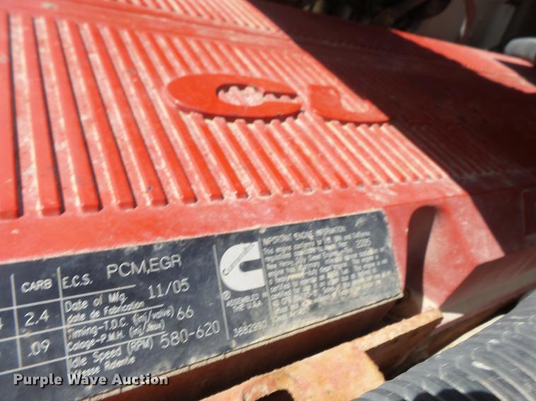 image for item DB7001 2006 International 9400i fertilizer tender truck