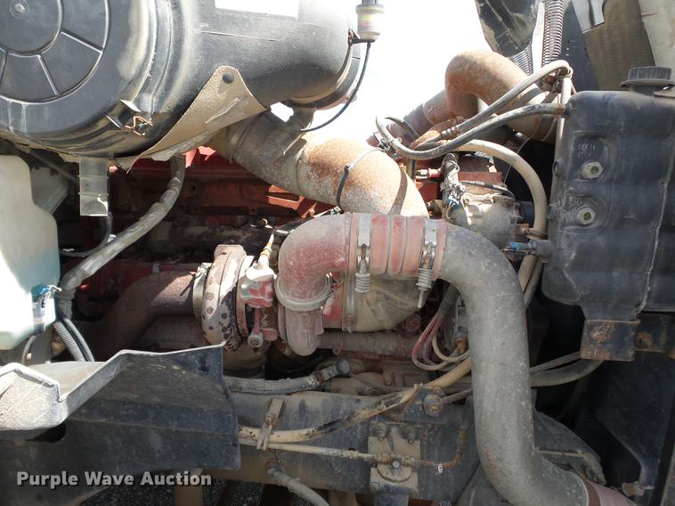 image for item DB7001 2006 International 9400i fertilizer tender truck