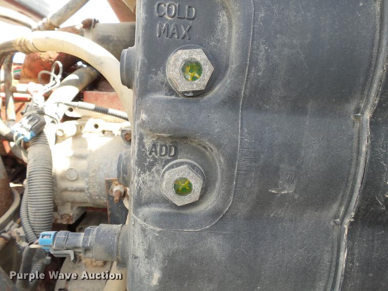 image for item DB7001 2006 International 9400i fertilizer tender truck