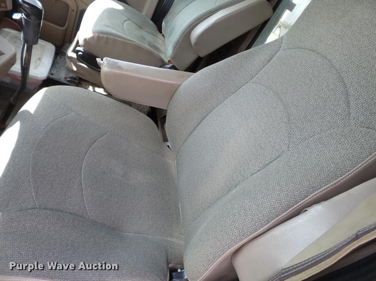 image for item DB7001 2006 International 9400i fertilizer tender truck