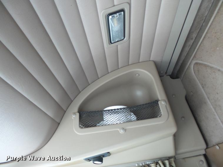 image for item DB7001 2006 International 9400i fertilizer tender truck