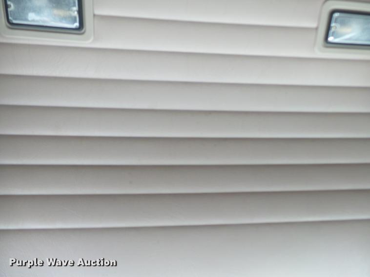 image for item DB7001 2006 International 9400i fertilizer tender truck