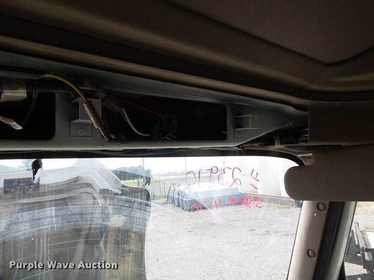 image for item DB7001 2006 International 9400i fertilizer tender truck