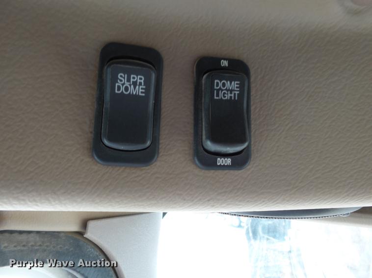 image for item DB7001 2006 International 9400i fertilizer tender truck