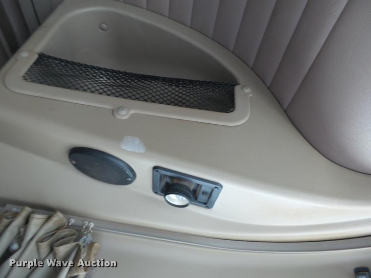 image for item DB7001 2006 International 9400i fertilizer tender truck