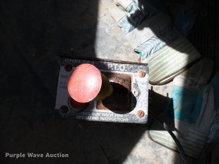 image for item DB7001 2006 International 9400i fertilizer tender truck