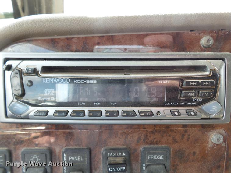 image for item DB7001 2006 International 9400i fertilizer tender truck