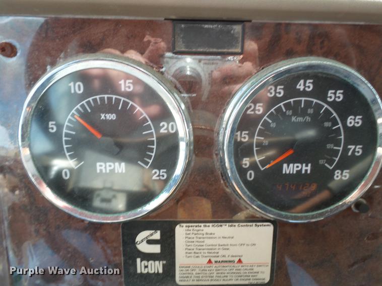 image for item DB7001 2006 International 9400i fertilizer tender truck