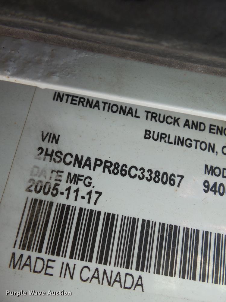 image for item DB7001 2006 International 9400i fertilizer tender truck