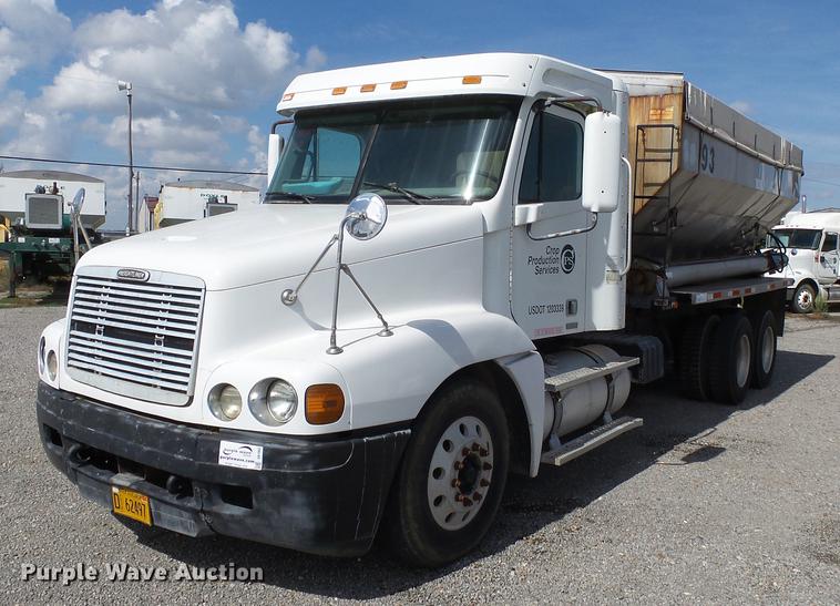 image for item DB7002 2001 Freightliner Century Class fertilizer tender truck