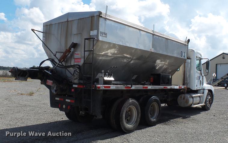 image for item DB7002 2001 Freightliner Century Class fertilizer tender truck
