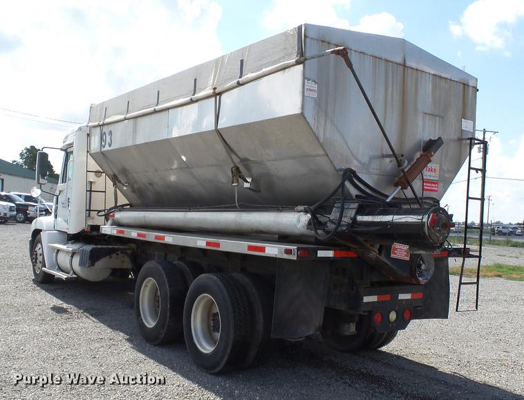 image for item DB7002 2001 Freightliner Century Class fertilizer tender truck