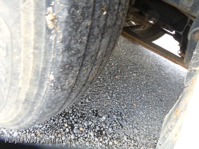 image for item DB7002 2001 Freightliner Century Class fertilizer tender truck