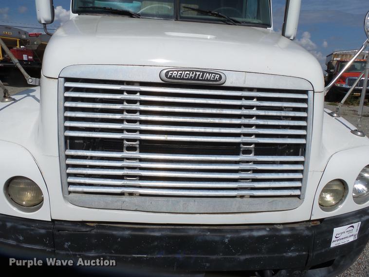 image for item DB7002 2001 Freightliner Century Class fertilizer tender truck