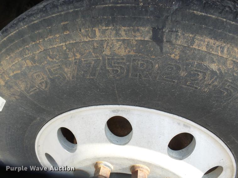 image for item DB7002 2001 Freightliner Century Class fertilizer tender truck