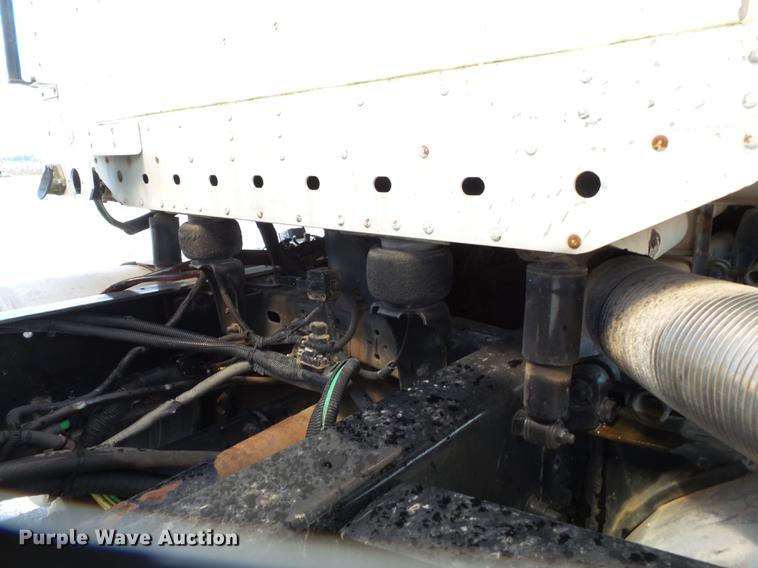 image for item DB7002 2001 Freightliner Century Class fertilizer tender truck