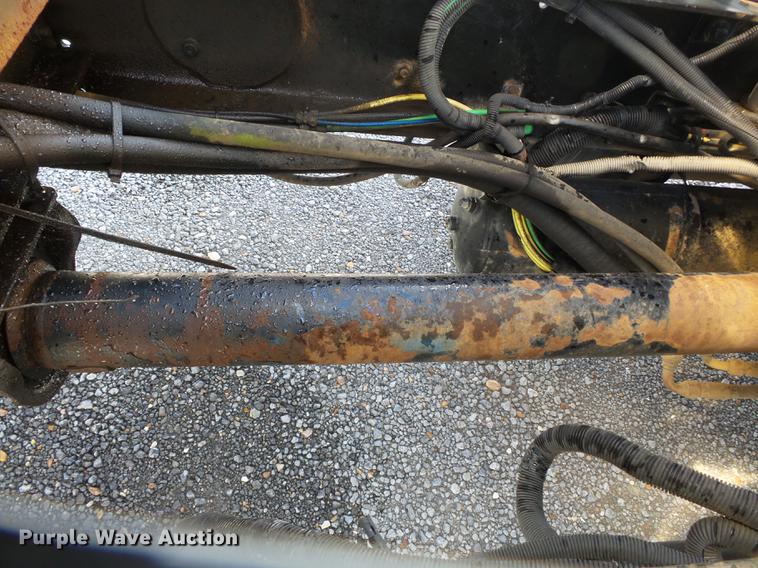 image for item DB7002 2001 Freightliner Century Class fertilizer tender truck