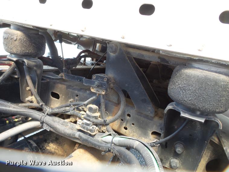 image for item DB7002 2001 Freightliner Century Class fertilizer tender truck