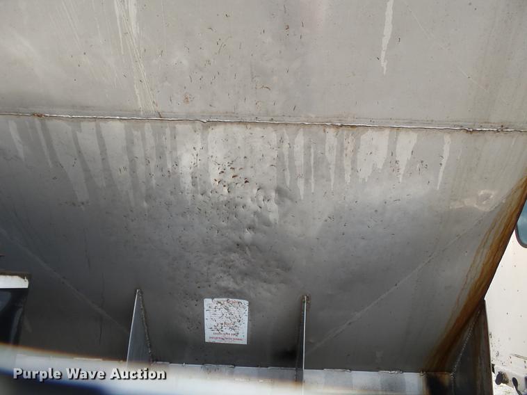 image for item DB7002 2001 Freightliner Century Class fertilizer tender truck