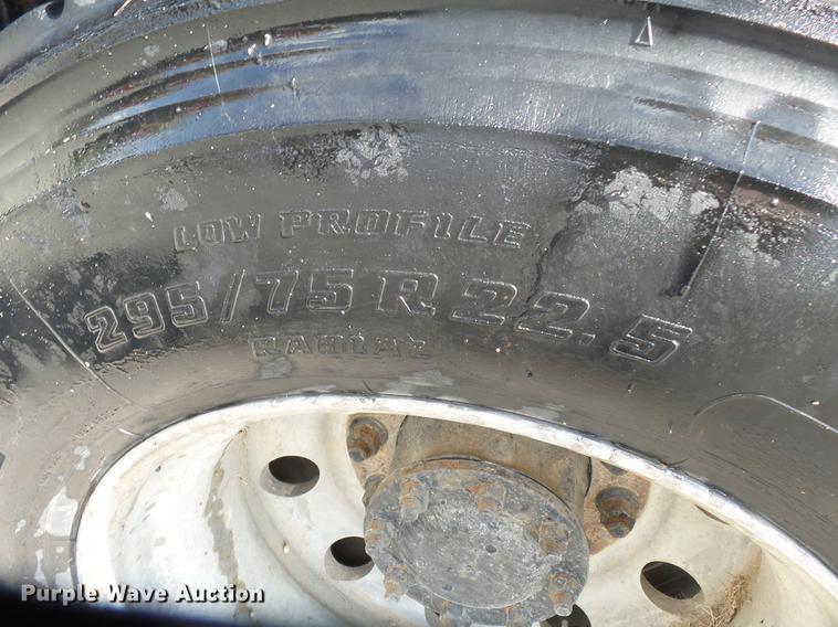 image for item DB7002 2001 Freightliner Century Class fertilizer tender truck