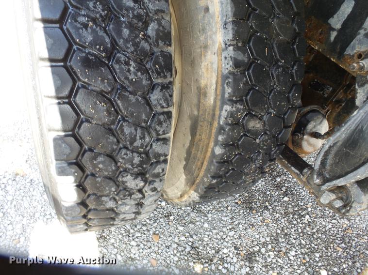 image for item DB7002 2001 Freightliner Century Class fertilizer tender truck