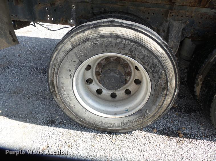 image for item DB7002 2001 Freightliner Century Class fertilizer tender truck