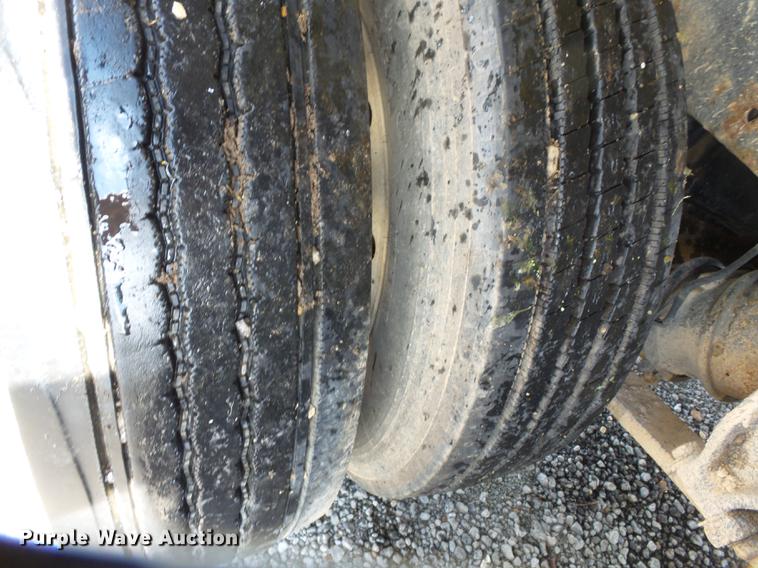 image for item DB7002 2001 Freightliner Century Class fertilizer tender truck