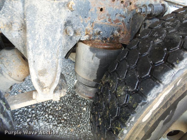 image for item DB7002 2001 Freightliner Century Class fertilizer tender truck