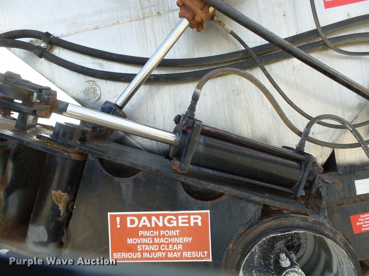 image for item DB7002 2001 Freightliner Century Class fertilizer tender truck