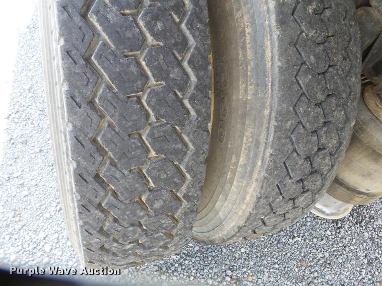 image for item DB7002 2001 Freightliner Century Class fertilizer tender truck