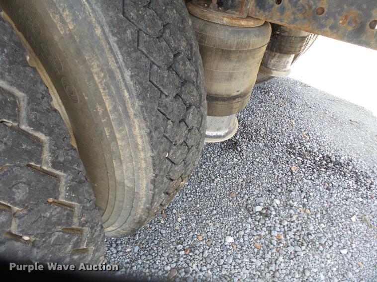 image for item DB7002 2001 Freightliner Century Class fertilizer tender truck